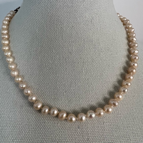 Jewelry - Genuine Pearl Necklace